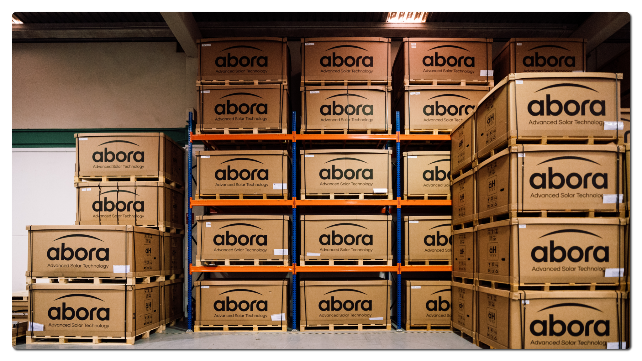 Abora ha diseñado sus cajas de embalaje para que permiten de verificar el estado de los paneles durante el envio