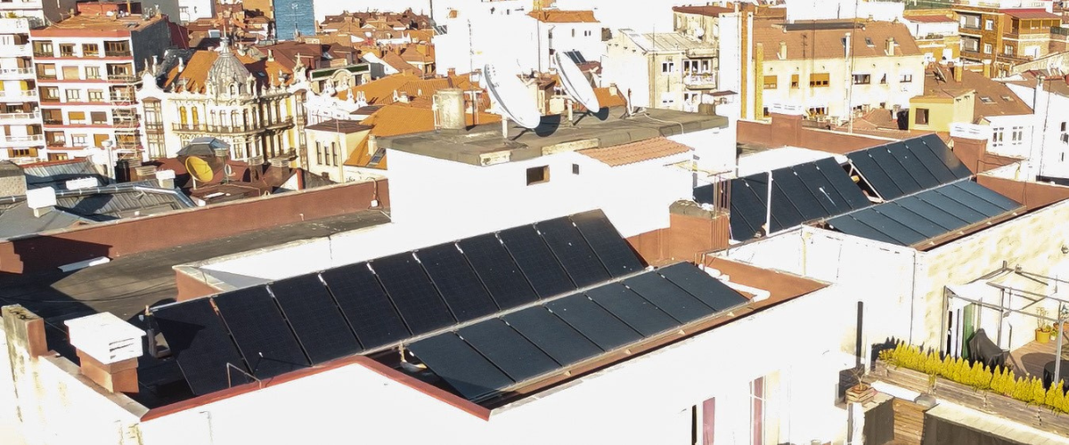 Instalación solar multivivienda Dindurra