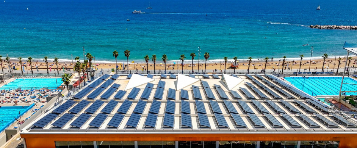 Instalación de 1001 paneles solares híbridos en el Club de Natació Barcelona